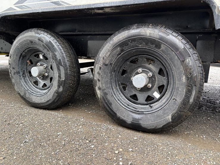 2020-bullet-bl2200bh20-travel-trailer-image-18