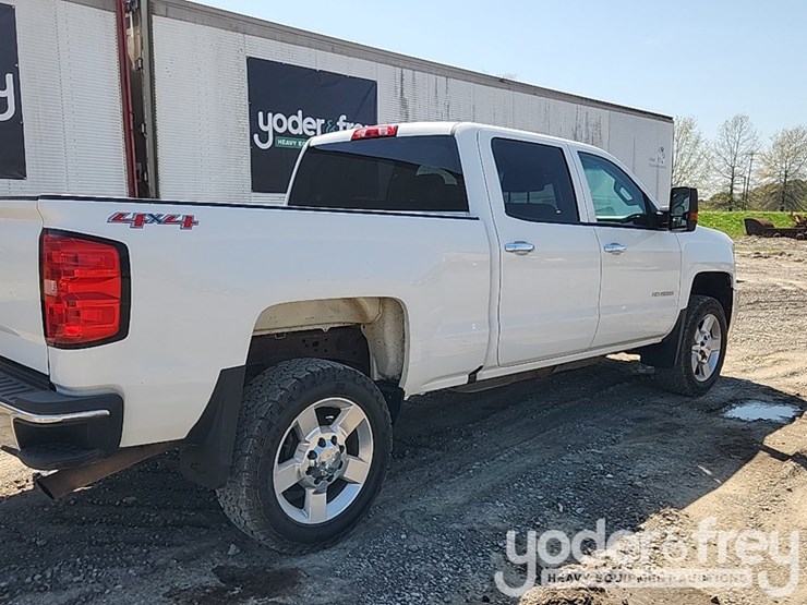 2017-chevrolet-silverado-2500hd-image-10