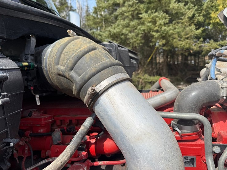 2015-peterbilt-579-image-26