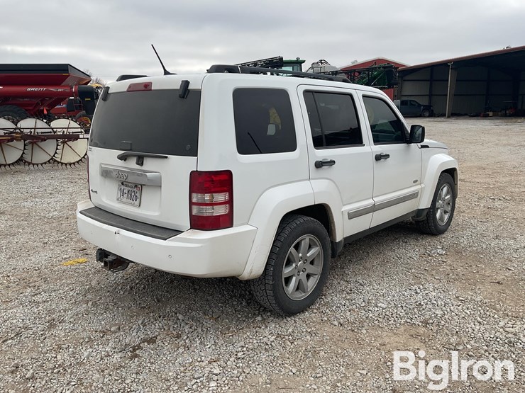 2012-jeep-liberty-image-5