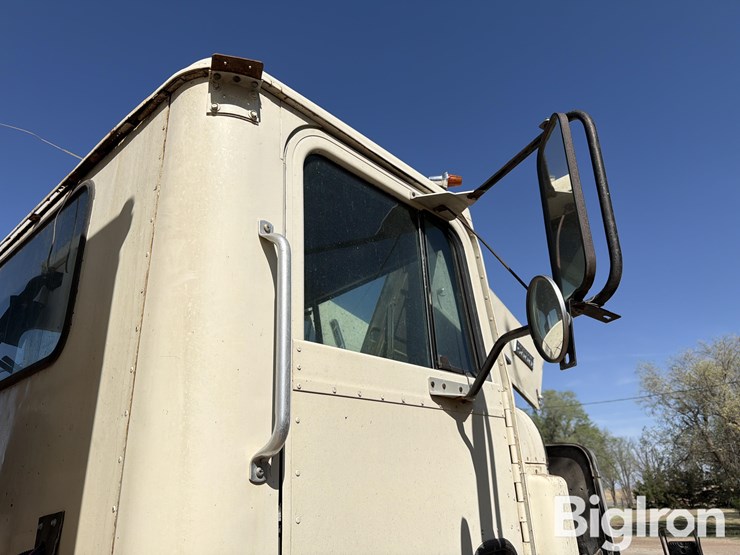 1974-international-paystar-5000-image-11