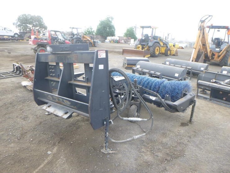 wausau-everest-100"-angle-broom-image-3