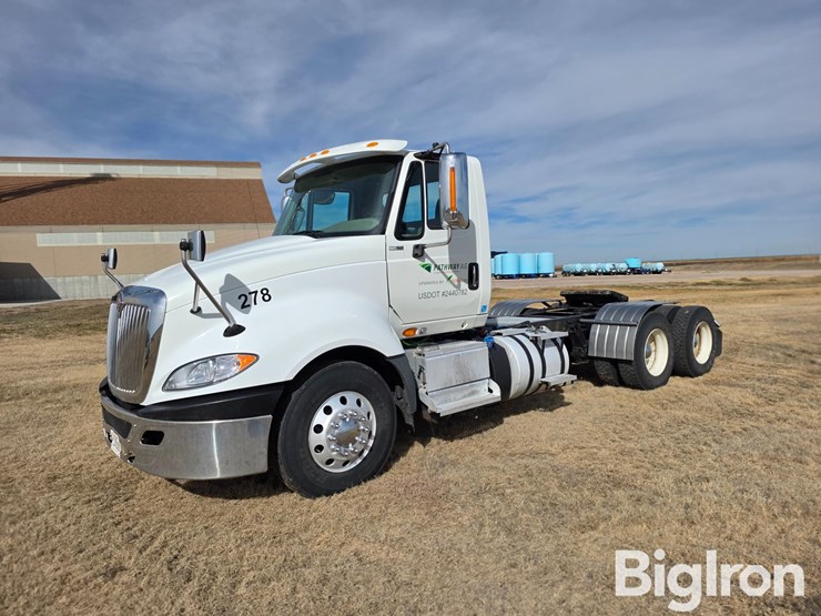 2015-international-prostar-image-1