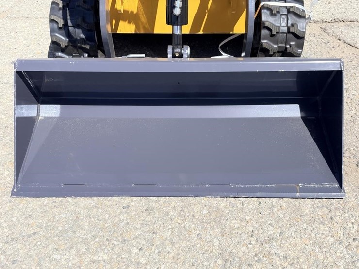 2026-zjg-zj-380-skid-steer-loader-image-5