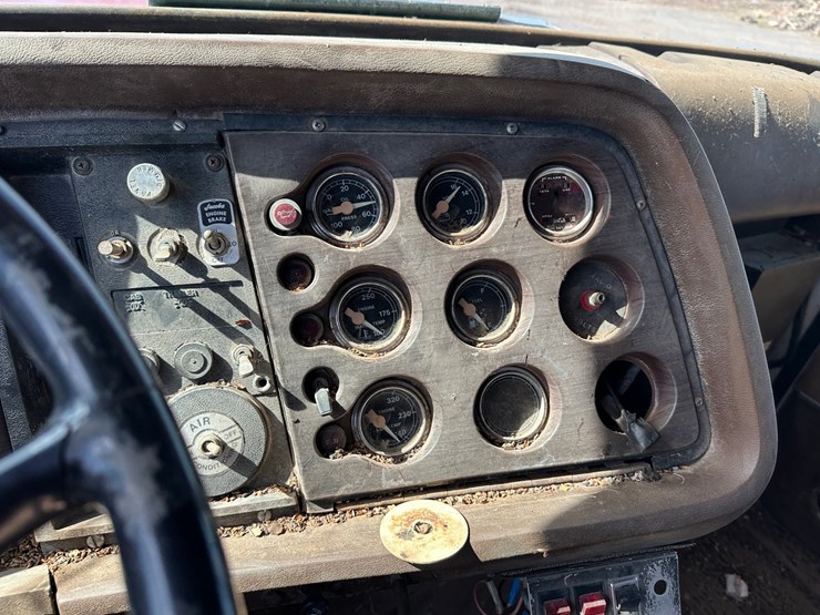 1984-ford-tractor-image-44