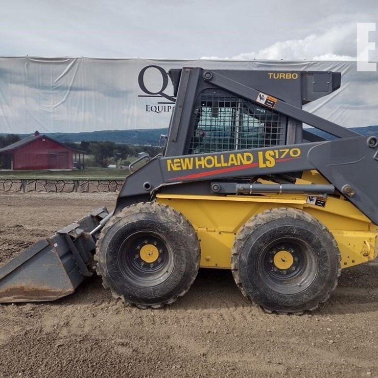 2001 NEW HOLLAND LS170