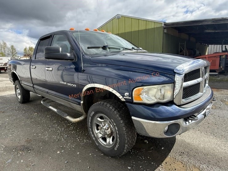 2004-dodge-ram-3500-image-10