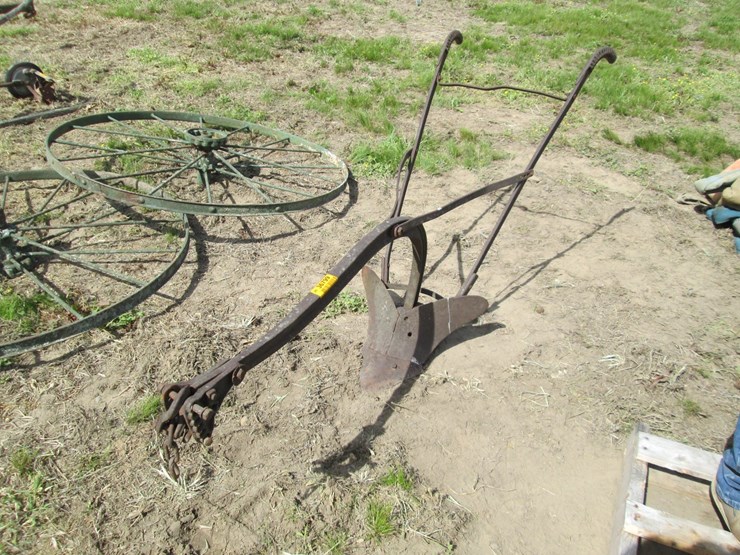 #36799-•-john-deere-middle-buster-image-1