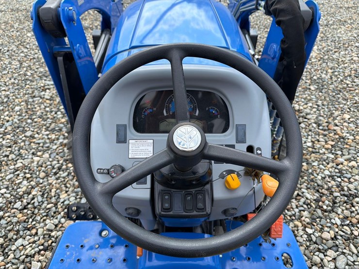 new-holland-workmaster-35-image-17