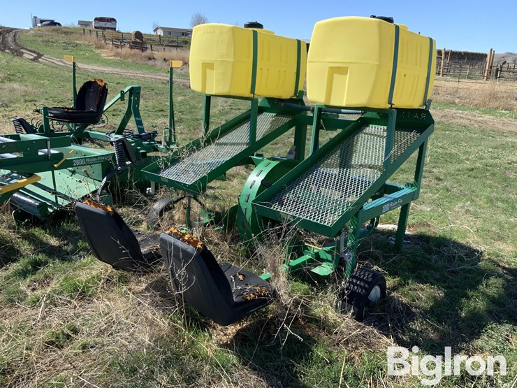 rain-flo-1200-3-pt-vegetable-transplanter-image-5