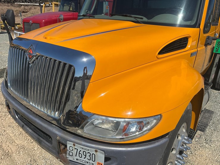 2013-international-durastar-4300-image-9