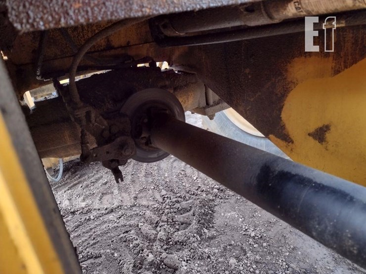 2015-caterpillar-914k-image-15