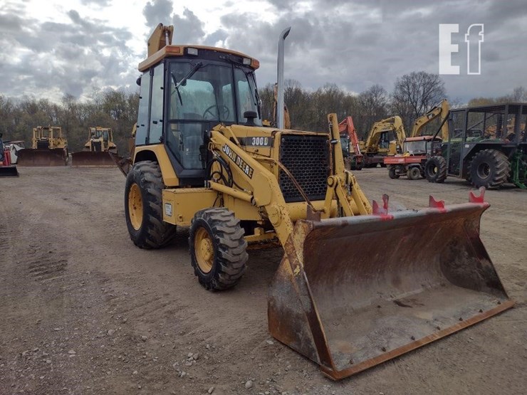 1995-deere-300d-image-42