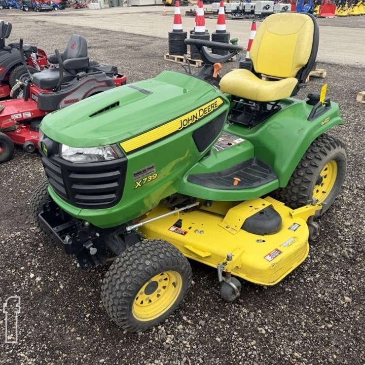 2012 JOHN DEERE X739