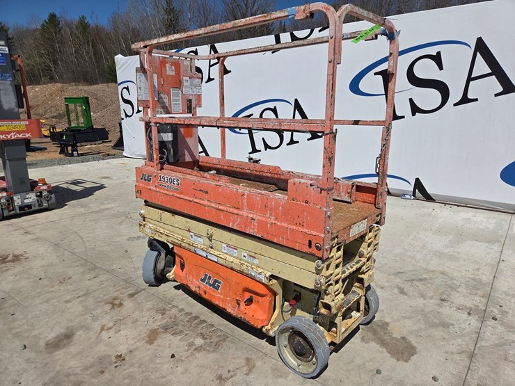 2017-jlg-1930es-image-3