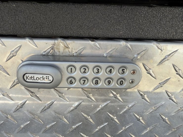 2014-ford-f150-xl-image-23