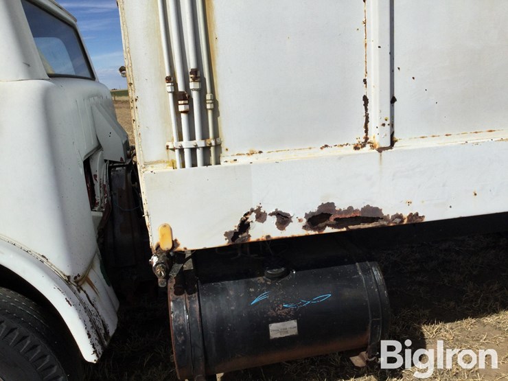 1978-ford-8000-image-15