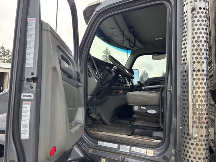 2019-kenworth-t880-image-30