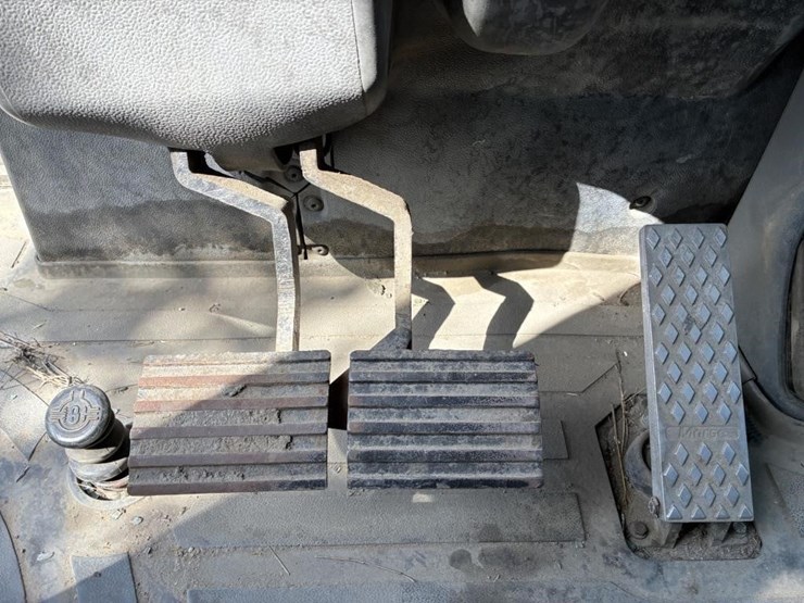 2006-caterpillar-4200-loader-backhoe-image-27