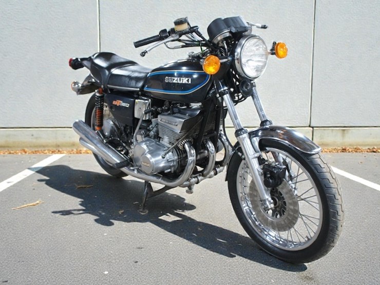 1977-suzuki-gt550-motorcycle-image-2