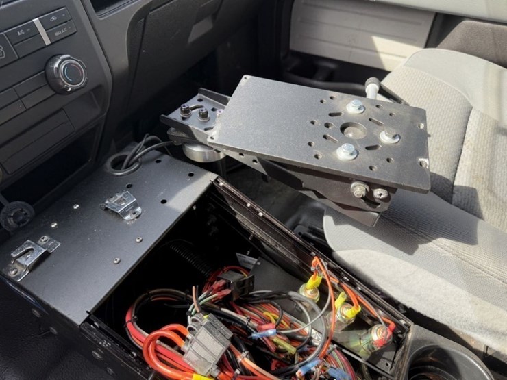 2014-ford-f150-xl-image-31