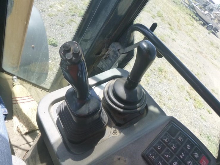 2005-deere-624j-image-13