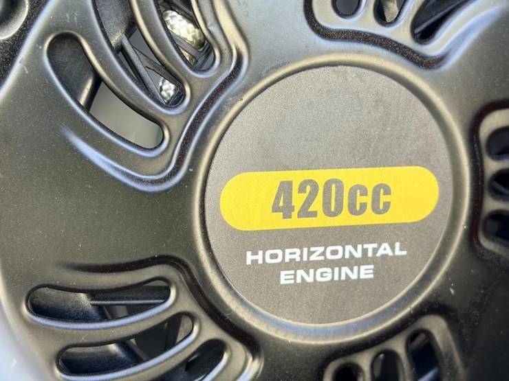 2026-zjg-zj-380-skid-steer-loader-image-9