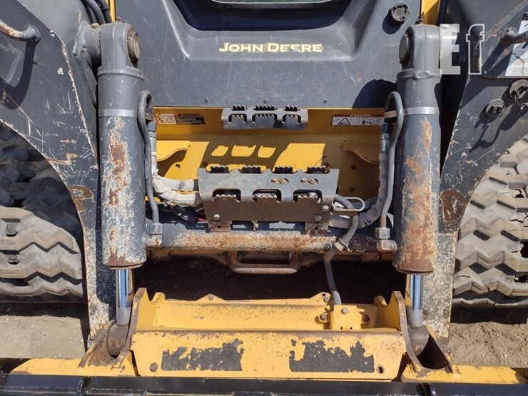 2022-deere-333g-image-21