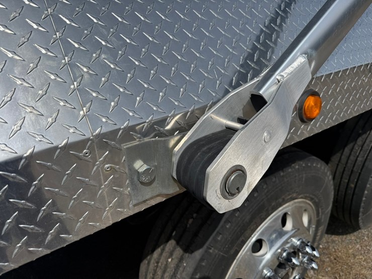 2015-peterbilt-579-image-47