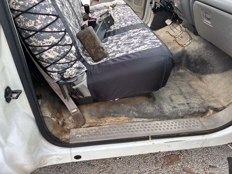 2001-ford-f550-image-36