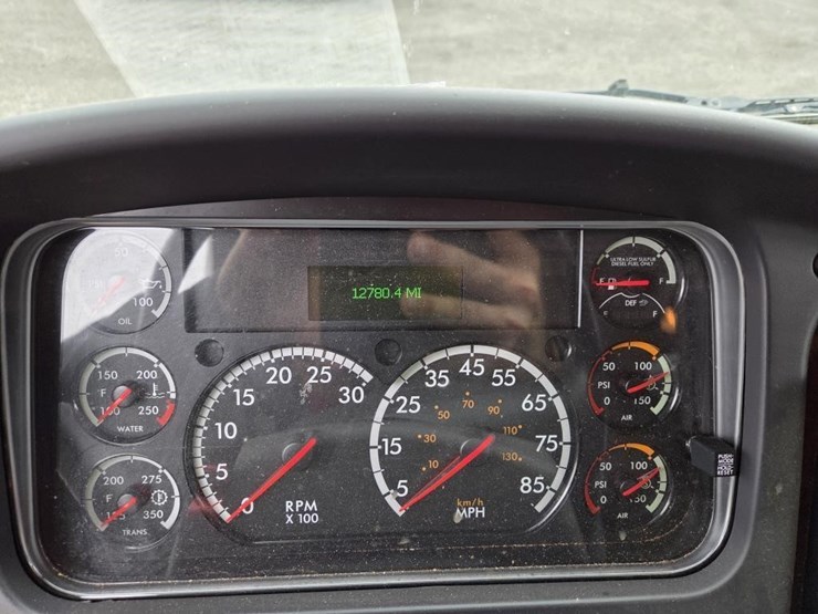 2020-freightliner-m2-crew-cab-chipper-dump-truck-image-9