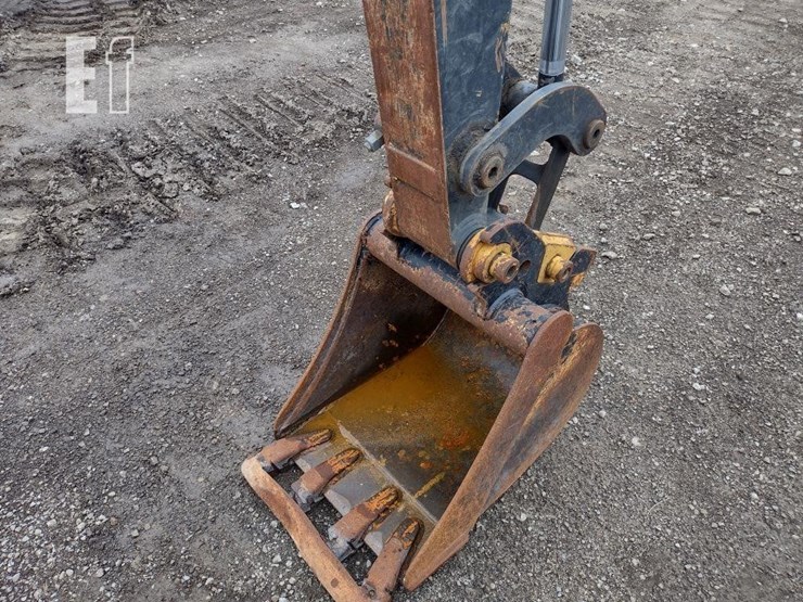 2020-deere-35g-image-26