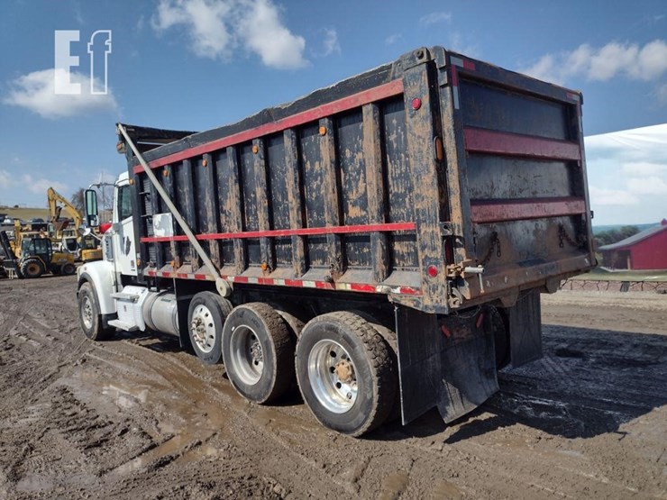 2012-freightliner-122sd-image-37