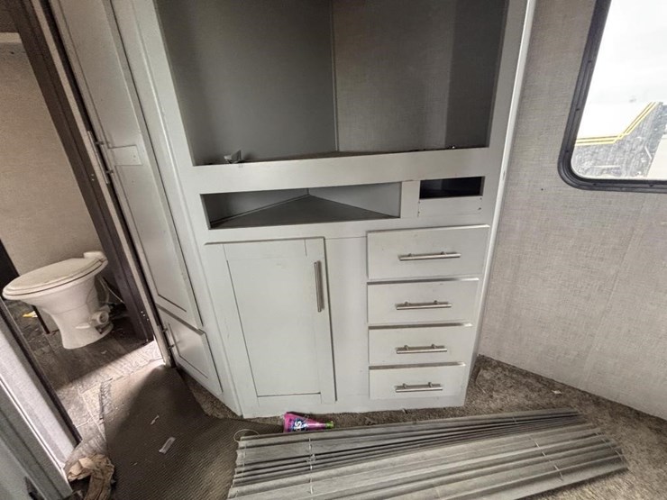 2020-premier-bl24rkpr20-travel-trailer-image-39