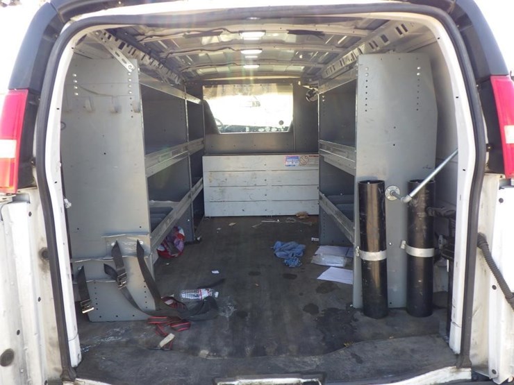 2016-chevrolet-express-2500-image-8