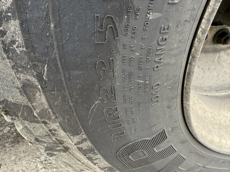 2012-international-7600-image-15