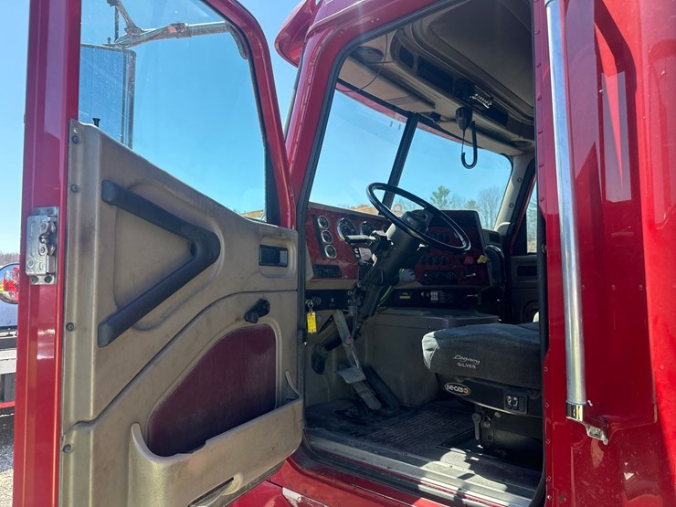 2004-massey-ferguson-8-image-27