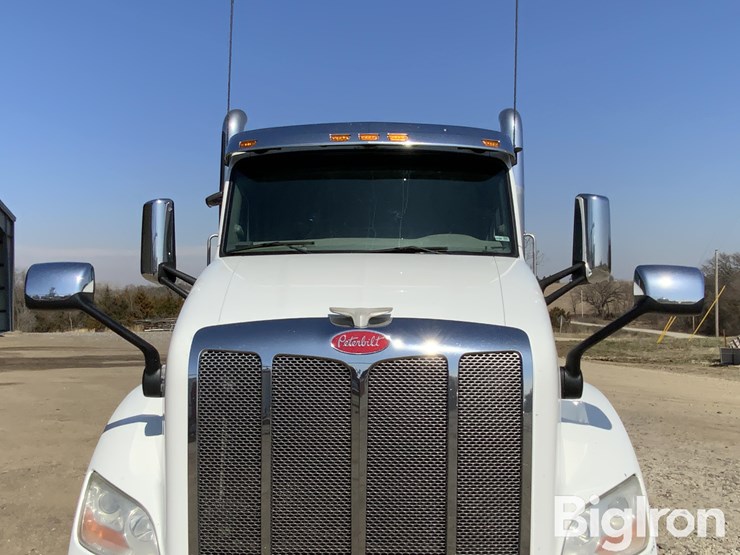 2016-peterbilt-579-image-12