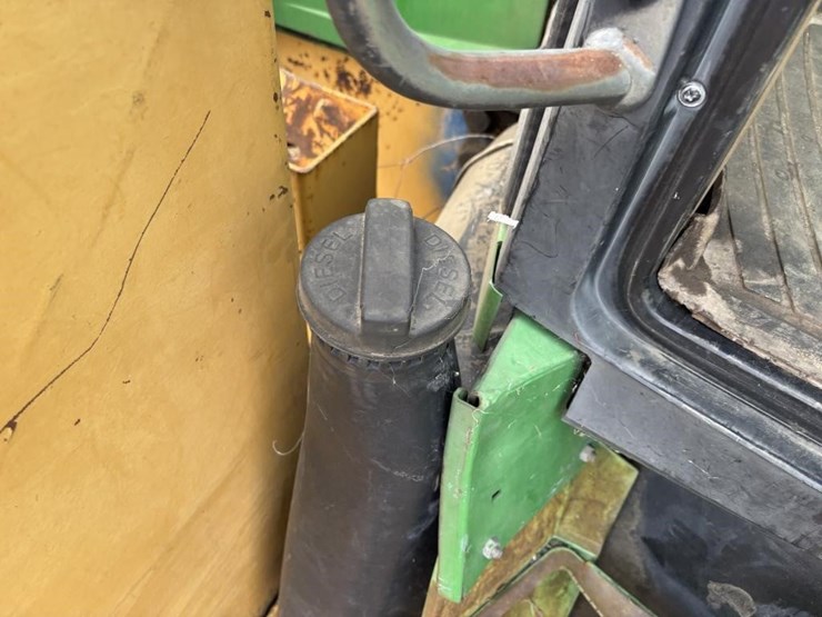 2001-john-deere-6410-image-52