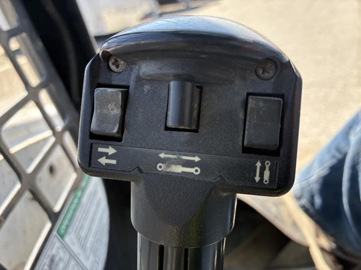 2018-bobcat-s570-image-16