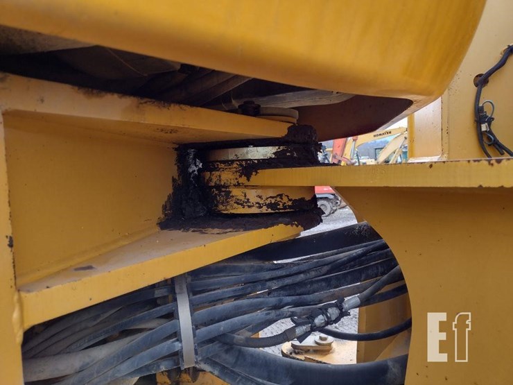 2003-deere-744j-image-21