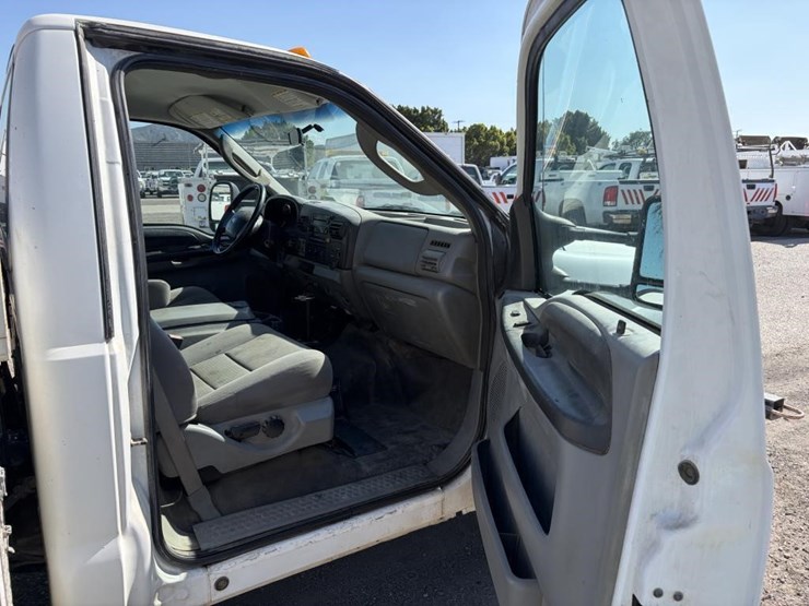 2006-ford-f450-image-12