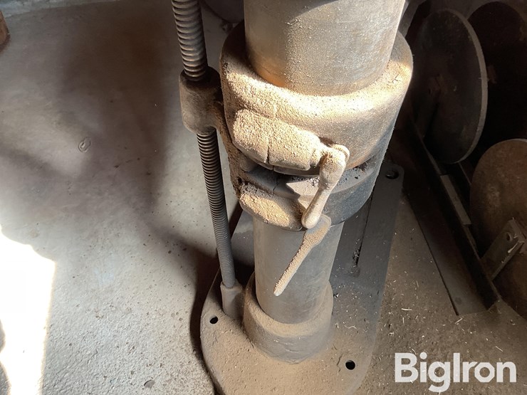 champion-20”-camelback-drill-image-16