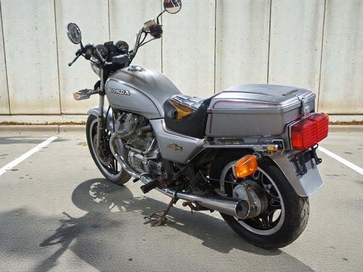 1982-honda-gl500-silver-wing-motorcycle-image-6