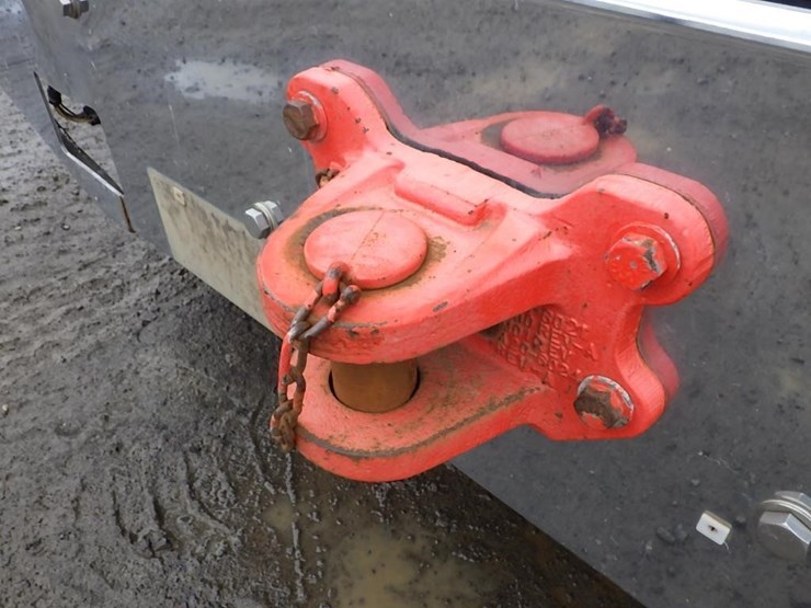 2016-peterbilt-3-axle-logging-truck-image-48