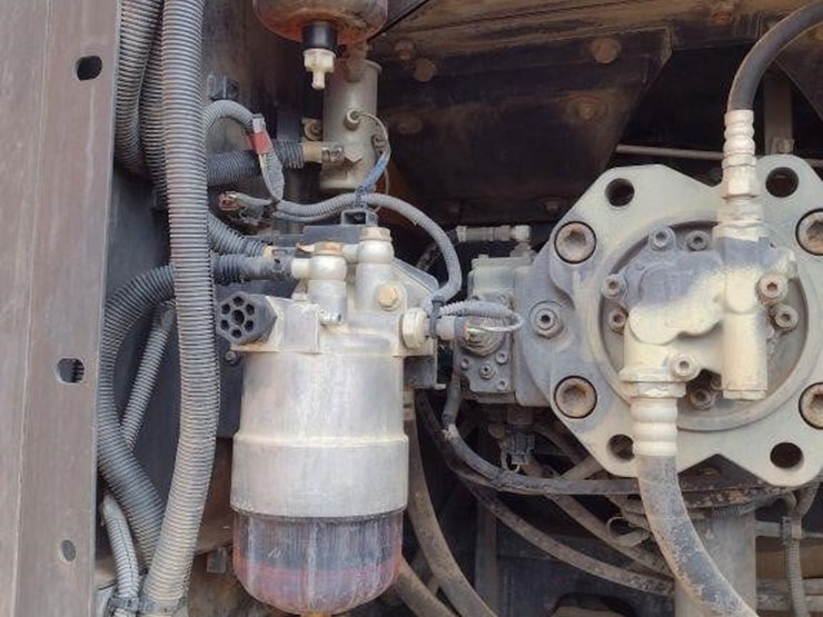 2015-case-cx250c-image-27