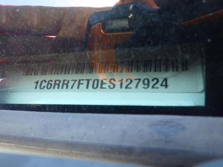 2014-dodge-1500-image-15