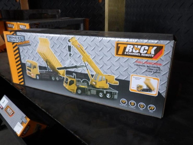 sklp-mixer-truck-toy-image-2