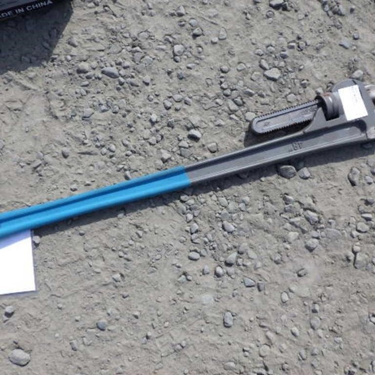 Heavy Duty Pipe Wrench 48"