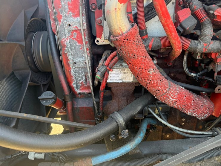 #1262-•-2004-international-9400i-6x4-sleeper-cab-truck-tractor-image-12